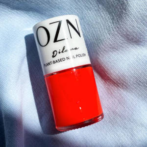 OZN Dilara: Pflanzenbasierter Nagellack